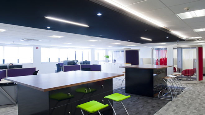 In the pictures  the offices of Plantronics at Swindon, a real exemple of Smar Working: high-tech working environments rich in planning devices to allow a pleasant stay.