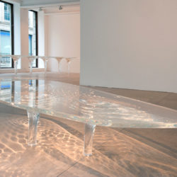 5 Liquid Glacial Table, design by Zaha Hadid, at David Gilly Gallery, Londra.