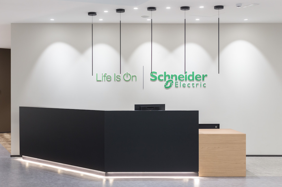 The Schneider Electric Worklife Business Center. | WOW! (Ways Of Working)  webmagazine
